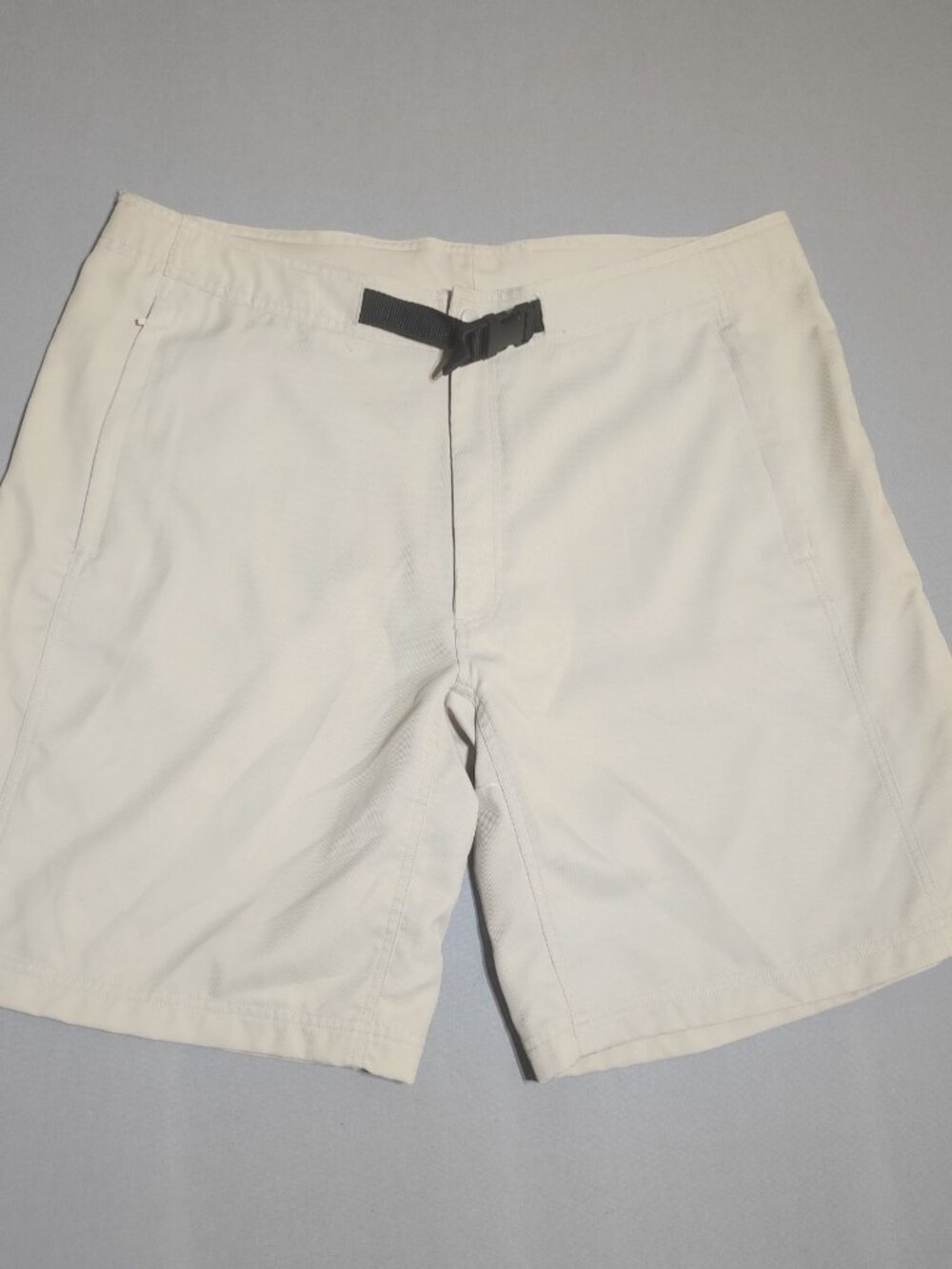 Avia shorts men's size XXL cream colour performance adventure clothing